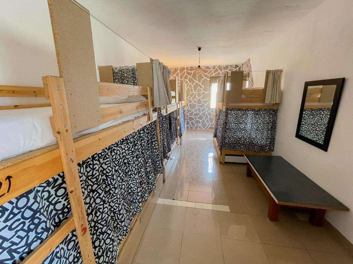 Drago Nest Hostel Icod De Los Vinos Buitenkant foto