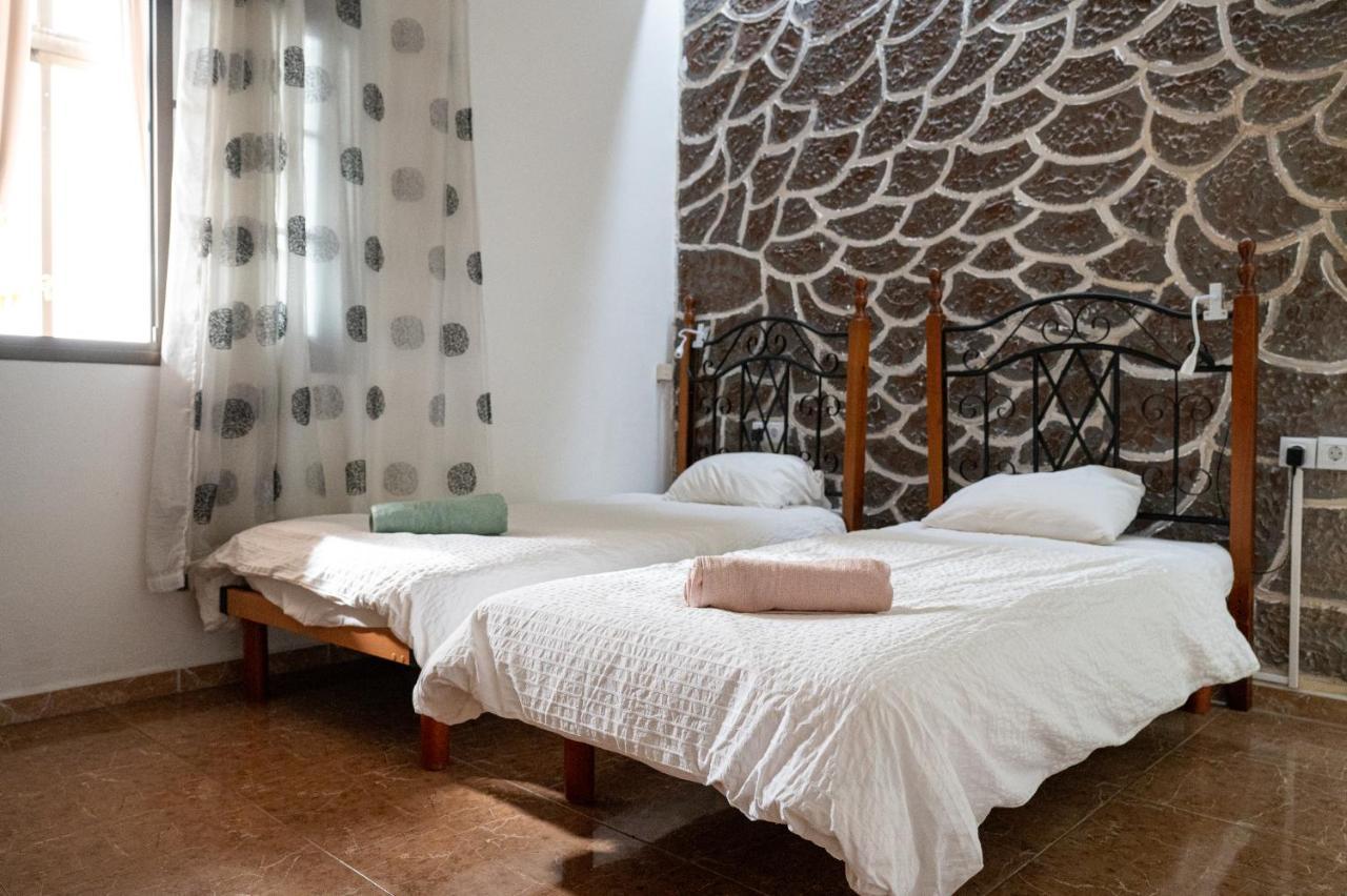 Drago Nest Hostel Icod De Los Vinos Buitenkant foto